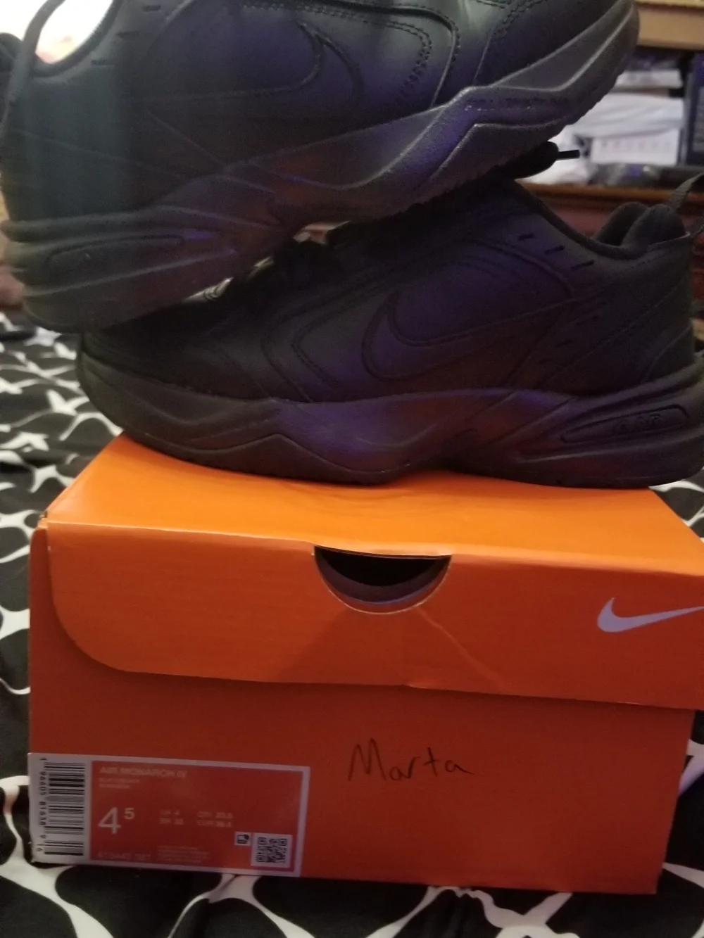 Nike kids Black Low-Top Athletic Sneakers